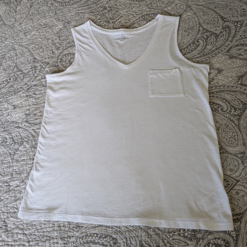 Like New! Max Studio sleeveless white cotton top size medium